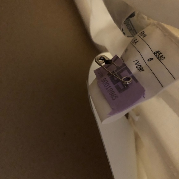 Justin Alexander Wedding Gown - Picture 10 of 10